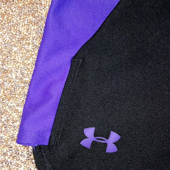 Under Armour Ladies Athletic Shorts - Picture 3 of 4